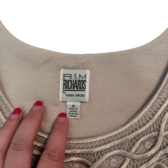 R&M Richards Beige Embroidered Mesh Top Sz 16 Boho Y2K Elegant Chic - Picture 4 of 7